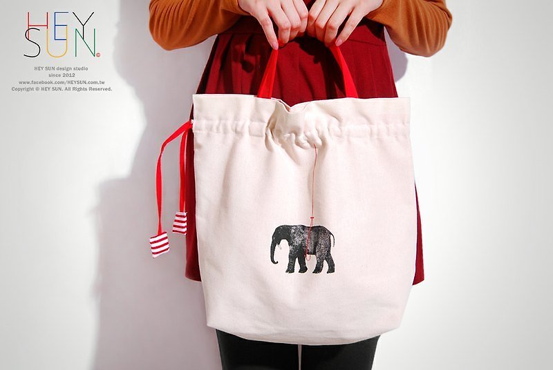 【M0190】HEY SUN独立手作品牌·被红线缠绕的大象撞色设计缩口提袋 - 手提包/手提袋 - 其他材质 白色