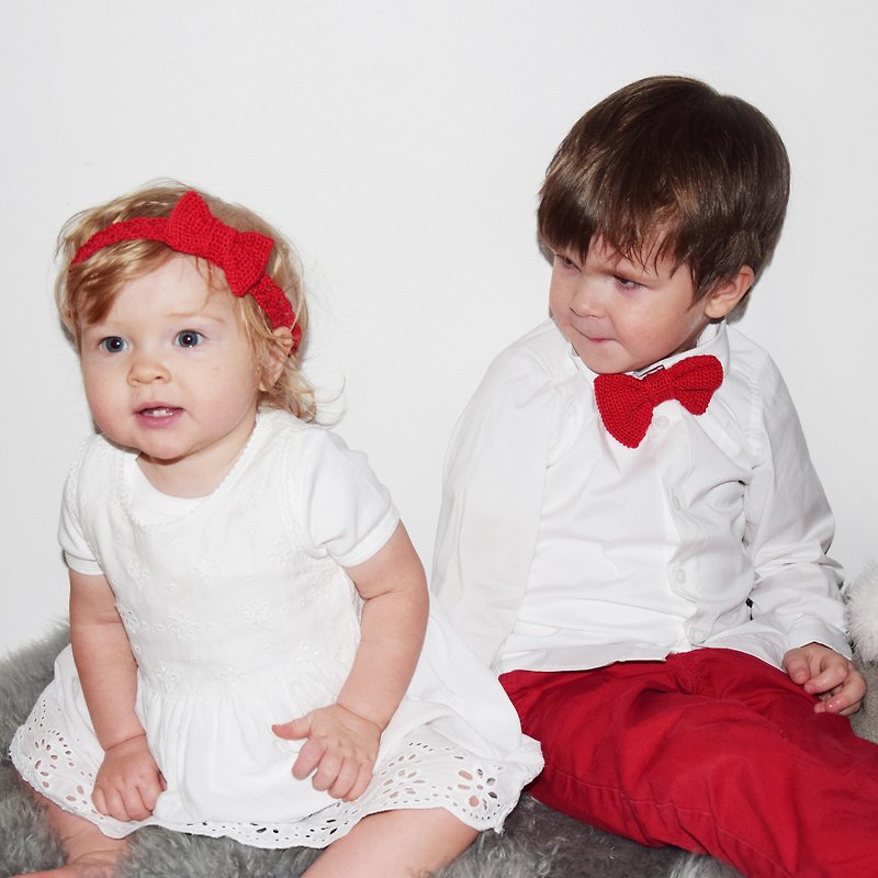 Brother Sister Matching Christmas Crochet Bow Headband and Crochet Red Bow Tie - Matching Siblings Holiday Photo Props - 围嘴/口水巾 - 其他材质 红色