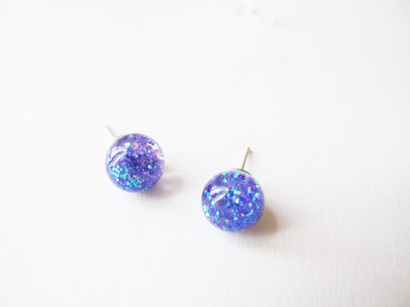 Rosy Garden 蓝紫色宇宙银河流动亮粉水晶玻璃球耳环 可换夹式 - 耳环/耳夹 - 玻璃 紫色