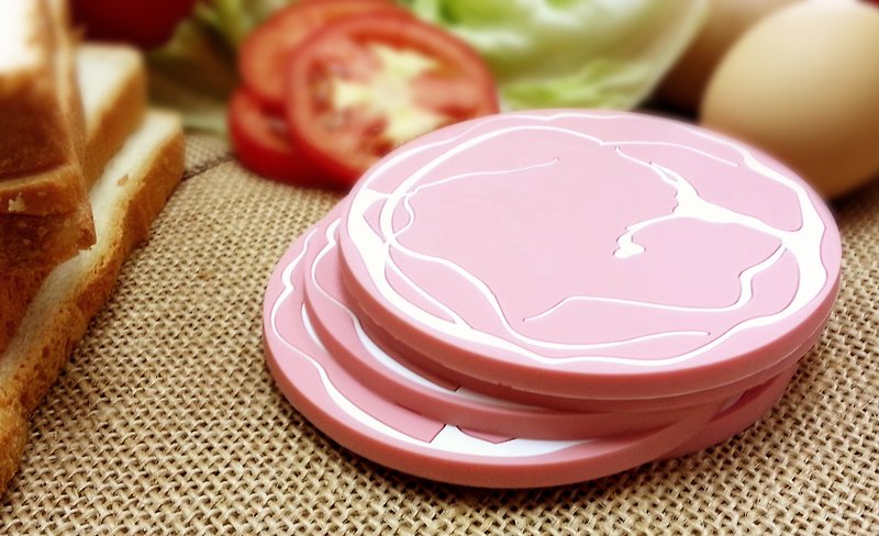 一起来吃早餐吧! 火腿造型杯垫 - 杯垫 - 硅胶 粉红色