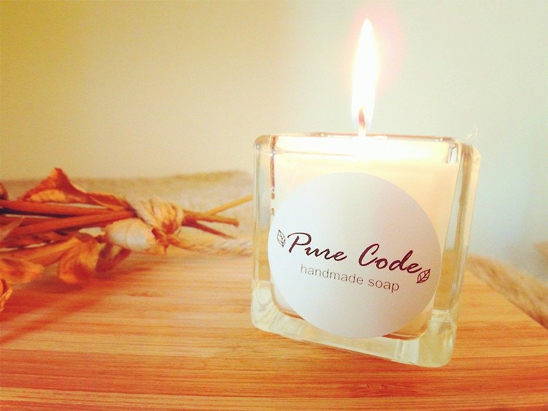Pure Code 微精油大豆蜡烛 - 香薰/精油/线香 - 植物．花 粉红色