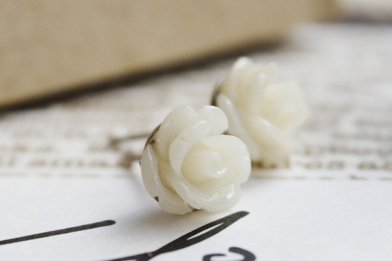 自然。大地母亲 | 温暖玫瑰耳环。乳白 | 夹式、针式 - 耳环/耳夹 - 其他材质 白色