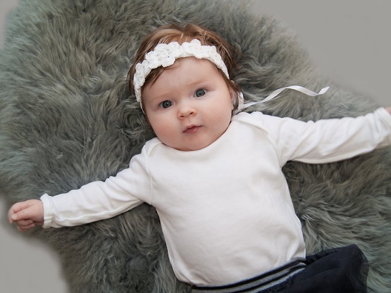 Baby Christening Headband - White Flower Headband - Baptism Headband - Baby Photo Prop - Flower Girl Crochet Flower Crown - Baby Girl Gift - 围嘴/口水巾 - 其他材质 白色
