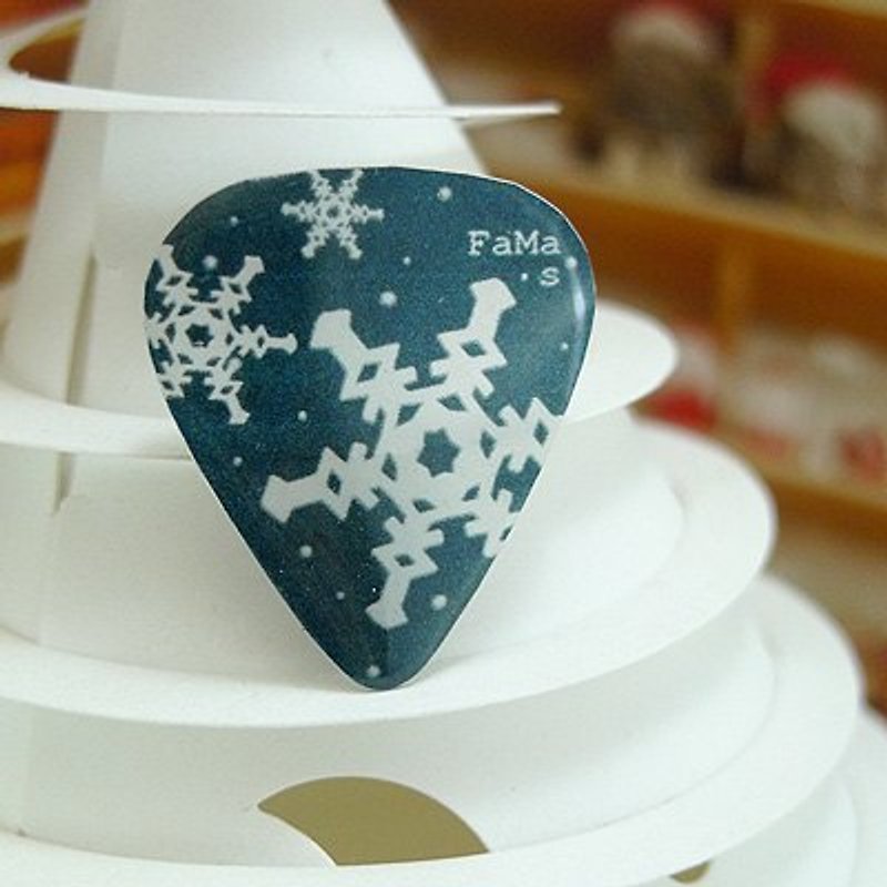 ✴✴2012圣诞节✴✴FaMa·s Pick吉他弹片-飘飘啊雪花 - 项链 - 塑料 蓝色