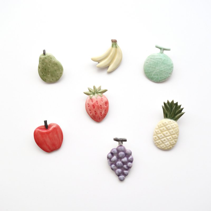 Fruit brooch - 胸针 - 瓷 红色