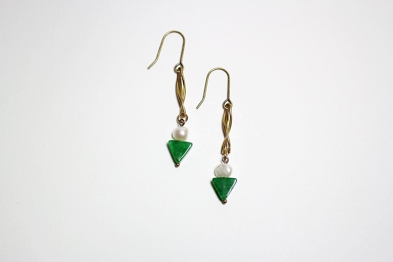翠绿三角洲 复古手工珍珠天然石耳环 - 耳环/耳夹 - 其他金属 绿色