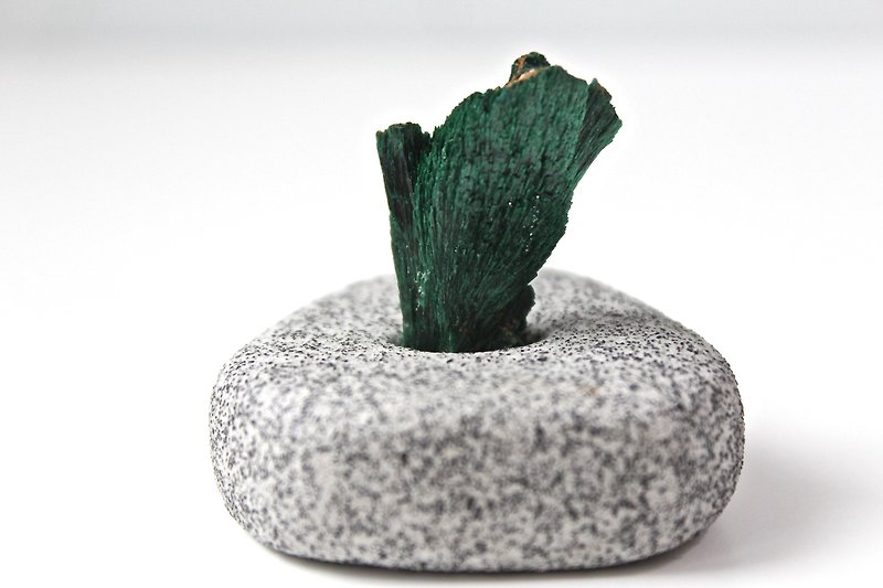 石栽 SHIZAI▲丝绒式孔雀石原矿（含底座）▲ - 摆饰 - 其他材质 绿色