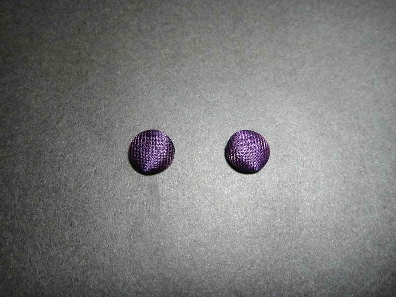 (C) 性感身紫_布制钮扣耳环 C20BT/UZ12 - 耳环/耳夹 - 其他材质 紫色
