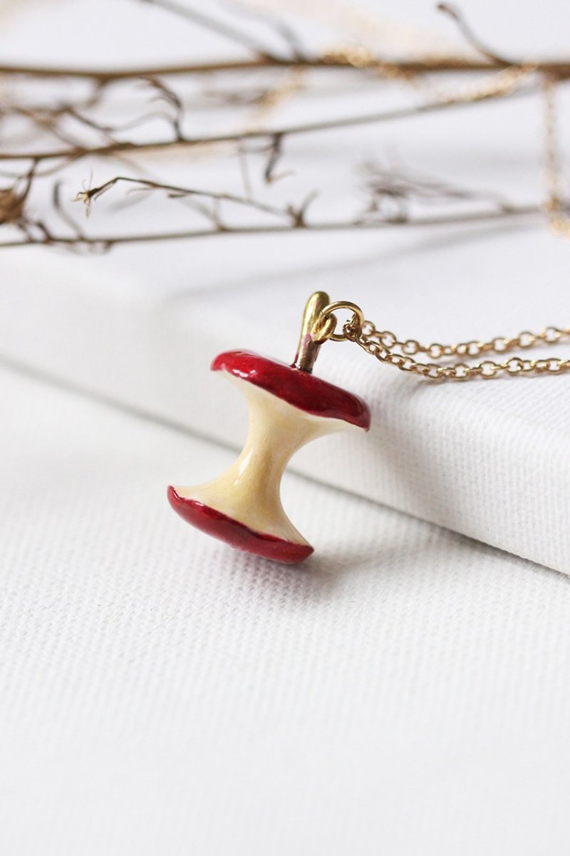 Apple pendant necklace by linen. - 项链 - 其他金属 