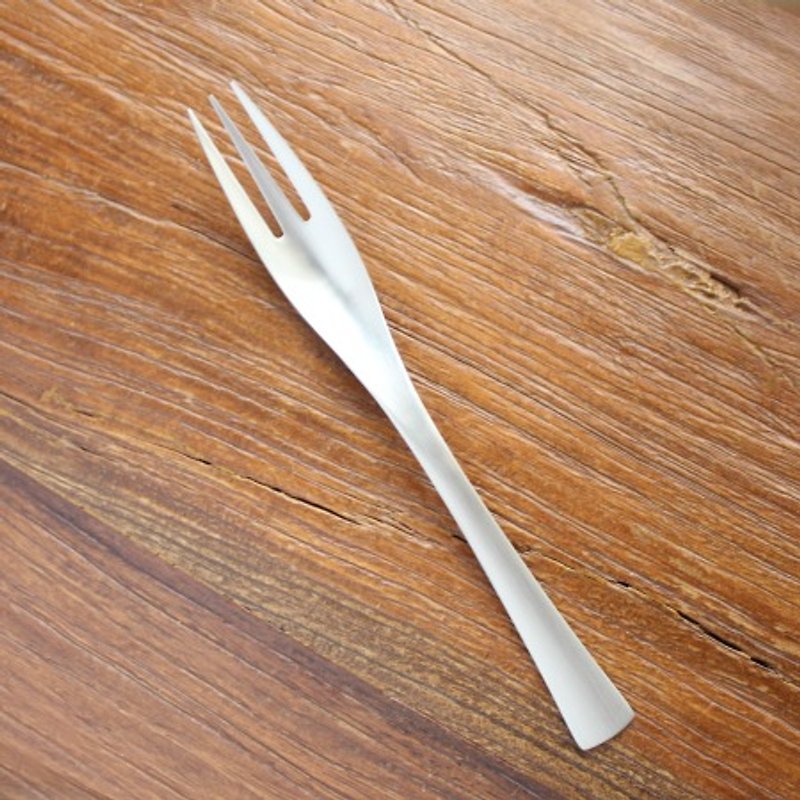 【日本Shinko】日本制 爱丁堡系列-主餐叉(Good Desgin得奖商品) - 餐刀/叉/匙组合 - 不锈钢 银色