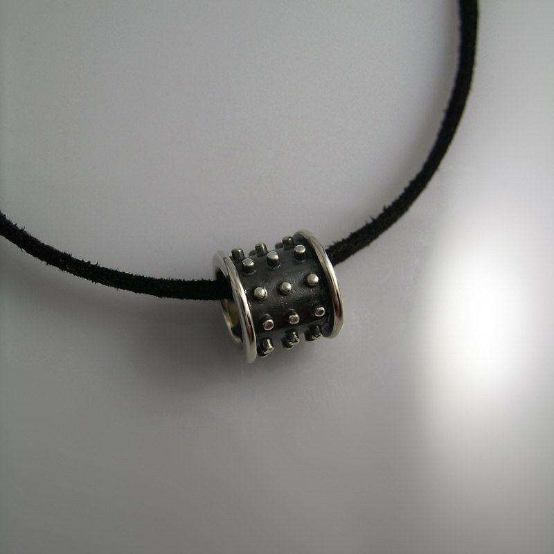 FUHSIYATUO 芙西雅朵 造型艺术─【门】纯银坠饰 - 项链 - 其他金属 黑色