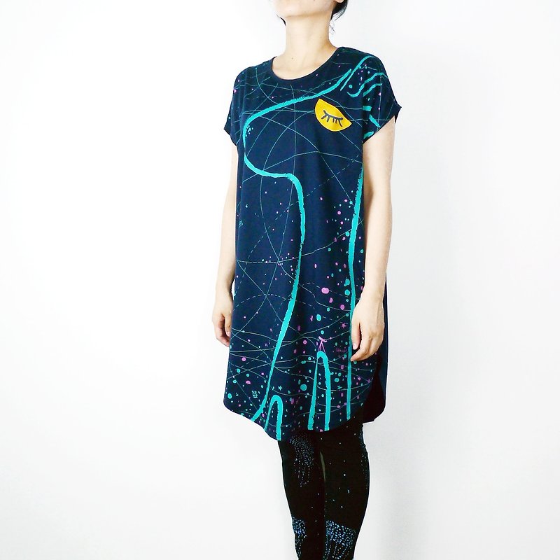 【月儿与长颈鹿】女/多穿法 x 椭圆创意附绳款 /深蓝 - 洋装/连衣裙 - 棉．麻 蓝色