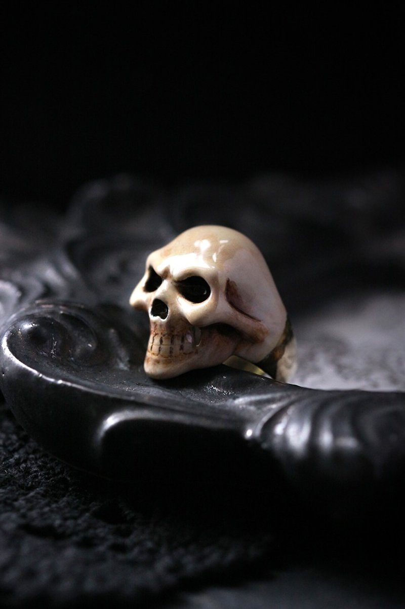 Skull Ring - Painted Version by Defy. - 戒指 - 其他金属 