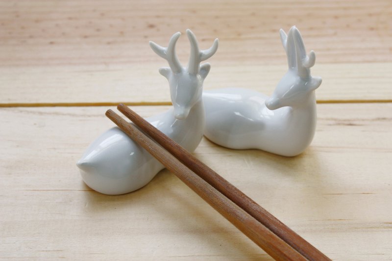 台湾梅花鹿 台湾特有种 山中精灵系列 造形 筷架 - 花瓶/陶器 - 瓷 白色