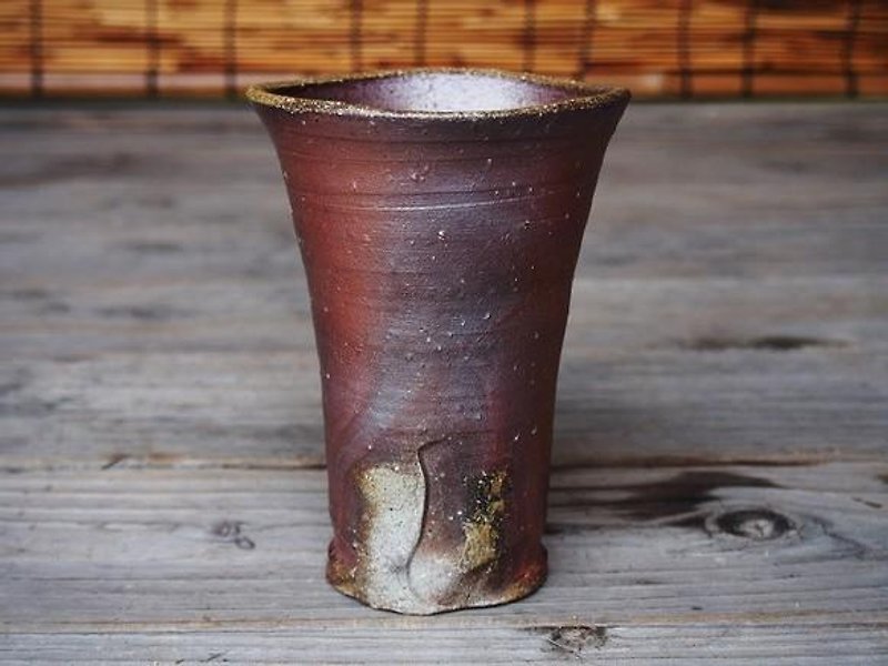 備前 麦酒呑み（大）【波】 b003-4 - 花瓶/陶器 - 其他材质 咖啡色