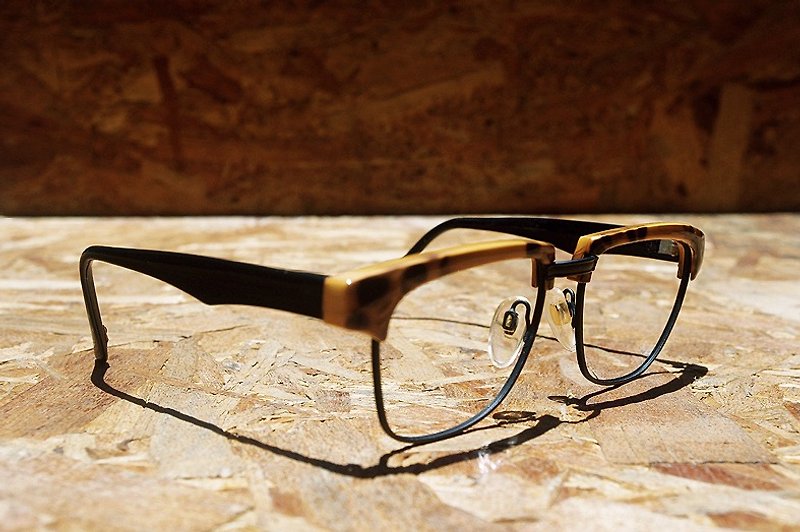 台湾制作老眼镜 浅咖眉毛方型镜框 复古 vintage -脱臼古着- - 眼镜/眼镜框 - 其他材质 卡其色