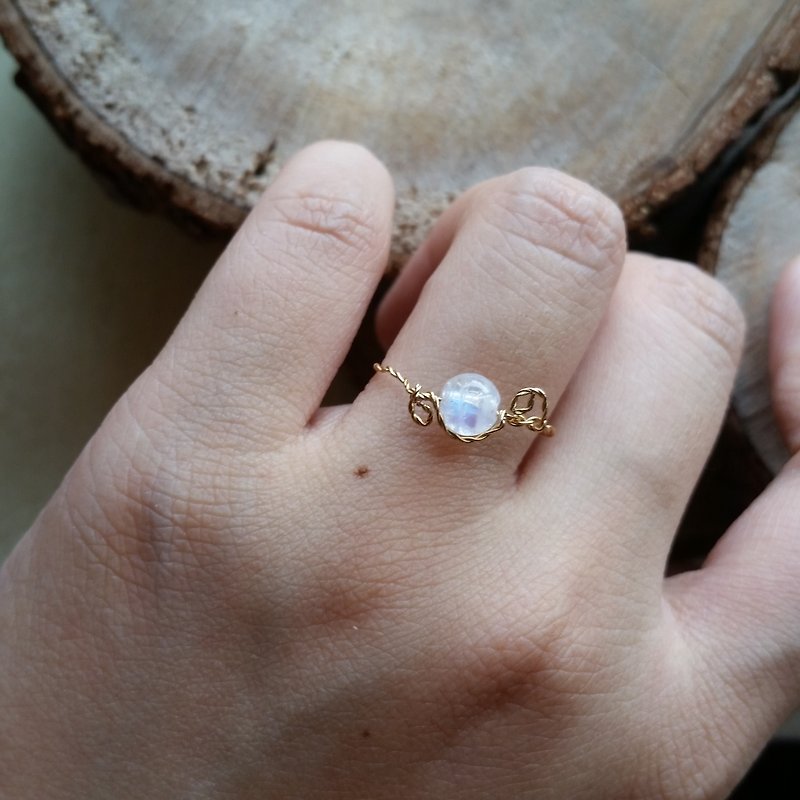 Please provide ring size when order - Gold-plated/silverplated ring with moonstone 新款镀金 蓝光月亮石 戒指 - 其他 - 宝石 蓝色