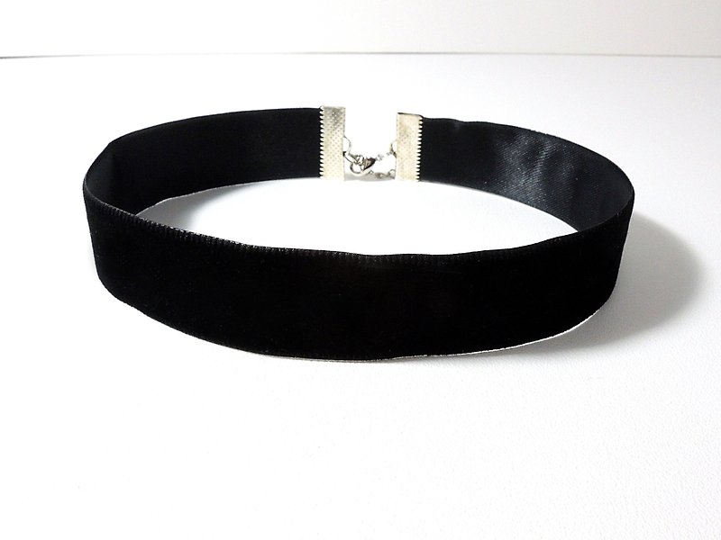 粗款黑 绒面缎带颈链 - 项链 - 其他材质 黑色