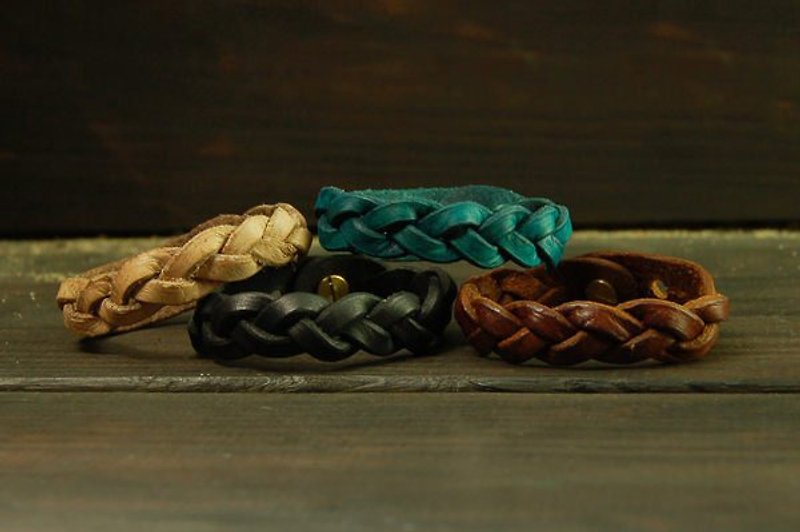 【METALIZE】Leather Plait Bracelet 基本款编织皮手环 - 手链/手环 - 真皮 