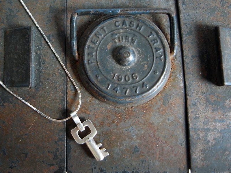 古董钥匙 . Key | 纯银项链坠子 | 含18寸银链 | C款 - 项链 - 银 灰色
