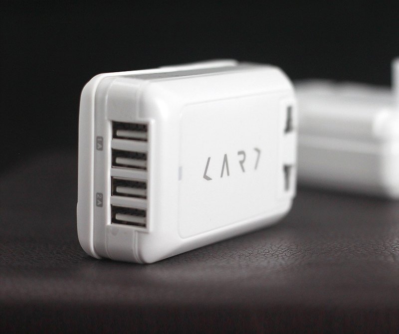【CARD】旅行用万国插座(四孔急速充电器) USB 4port/6A(白色) - 充电宝/传输线 - 塑料 白色