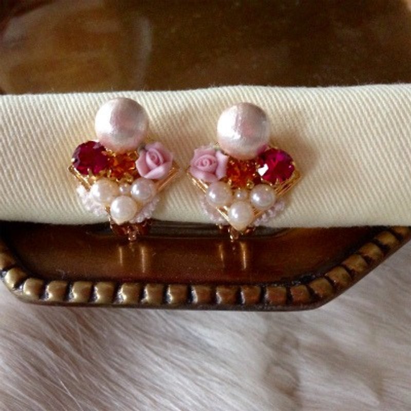 Pink cotton pearl bijoux earrings - 耳环/耳夹 - 其他材质 粉红色
