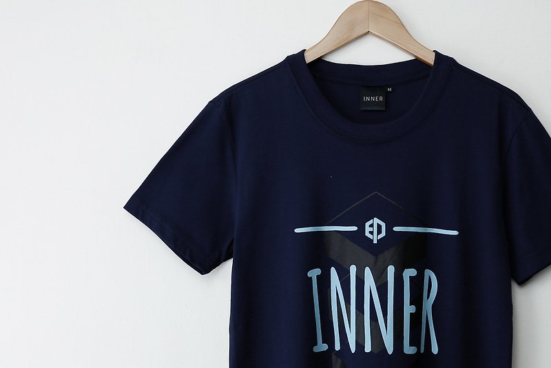 INNER | 元素 点线面 T-Shirt – 深丈青 - 男装上衣/T 恤 - 其他材质 黑色
