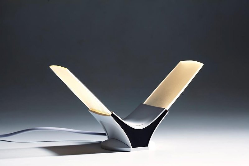 Xcellent Table Twins LED 剪影桌灯 - 灯具/灯饰 - 塑料 