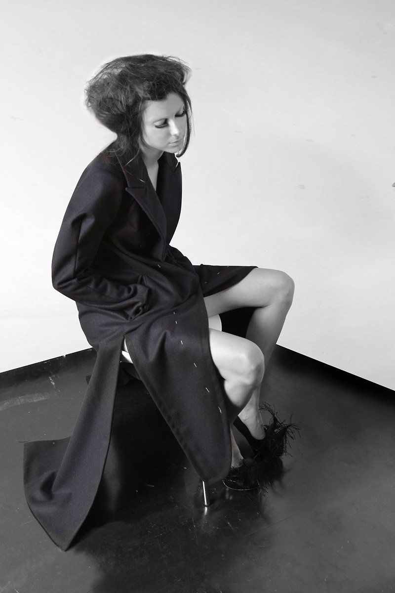 Sculptural wool coat - 女装休闲/机能外套 - 羊毛 黑色