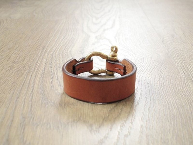 纯黄铜升级水匠扣 手制皮革手环 (啡色) - 手链/手环 - 真皮 金色