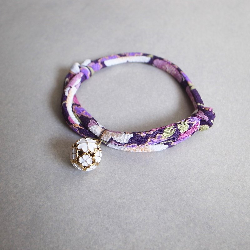 日本犬猫和布颈圈 项圈(可调式)--八重紫+白幸运草圆铃_S号 - 项圈/牵绳 - 丝．绢 紫色