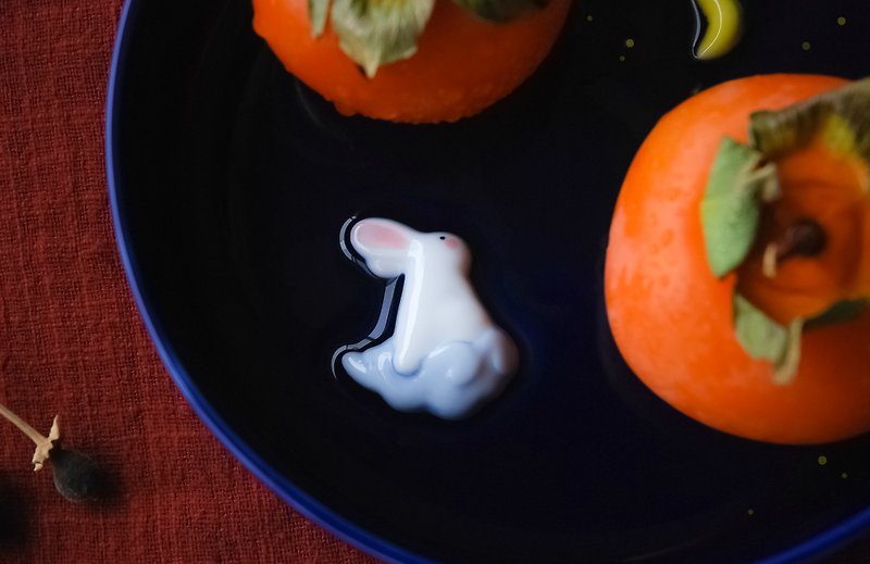 三浅陶社 原创设计 兔子与月亮 （云兔）小皿 餐盘点心盘  创意礼物 - 浅碟/小碟子 - 瓷 