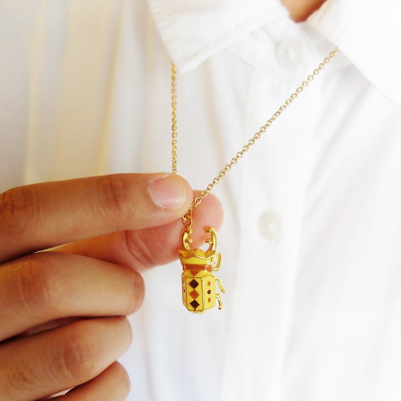 Cream Stag Beetle Necklace - 项链 - 其他金属 黄色