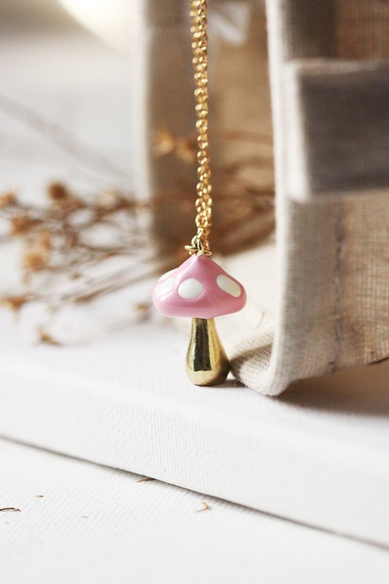 Pink mushroom by linen. - 项链 - 铜/黄铜 
