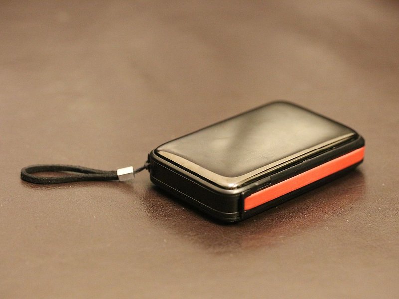 【CARD】CPX 极致行动电源 10200mA(黑色) - 充电宝/传输线 - 其他金属 黑色