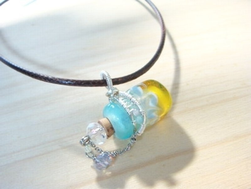 柚子林手工琉璃 - 设计款 精油瓶  - 海风 (立体方瓶) - 项链 - 玻璃 多色