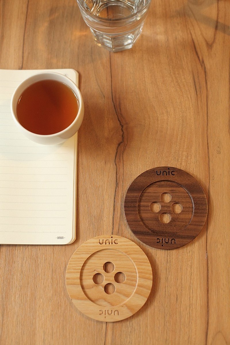 Unic天然原木钮扣造型杯垫【可定制化】 - 杯垫 - 木头 咖啡色
