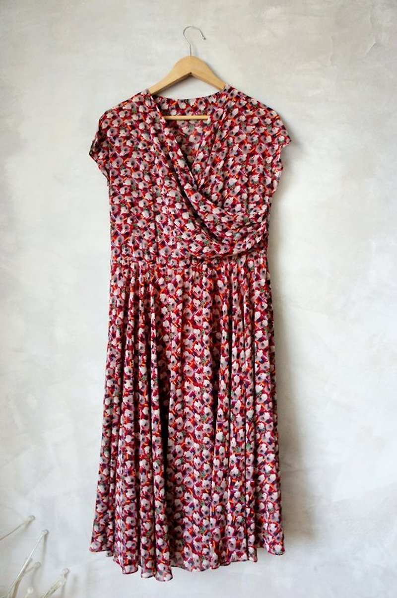 雪纺Ｖ垂坠式领口印花洋装 Bea:Mon 古着 - 洋装/连衣裙 - 其他材质 红色