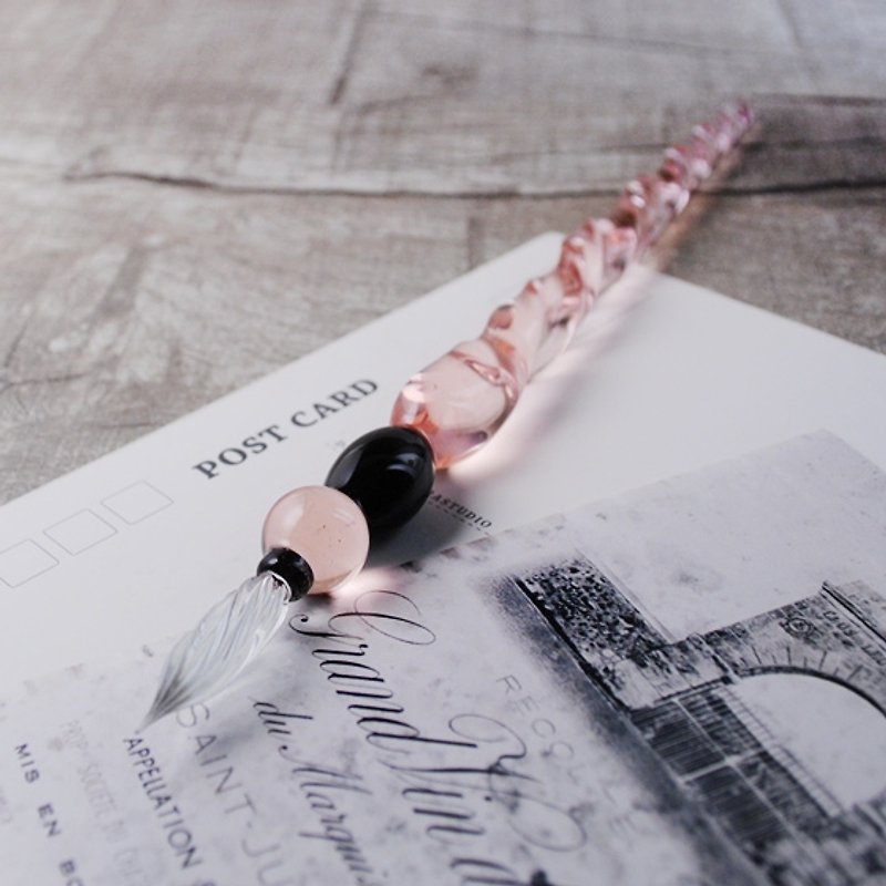 【MSA 甜蜜爱情玻璃笔】(水漾淡粉色)水晶艺术雕刻 单色螺旋玻璃笔(含玻璃笔座)情人节礼物 送礼 刻字订做 (不含墨水) - 其他书写用品 - 玻璃 粉红色