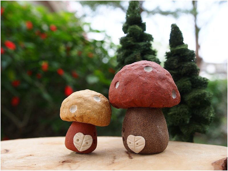 【蘑菇村 Mushroom Village】超可爱蘑菇屋/亲子2件组/接单订制 - 花瓶/陶器 - 其他材质 