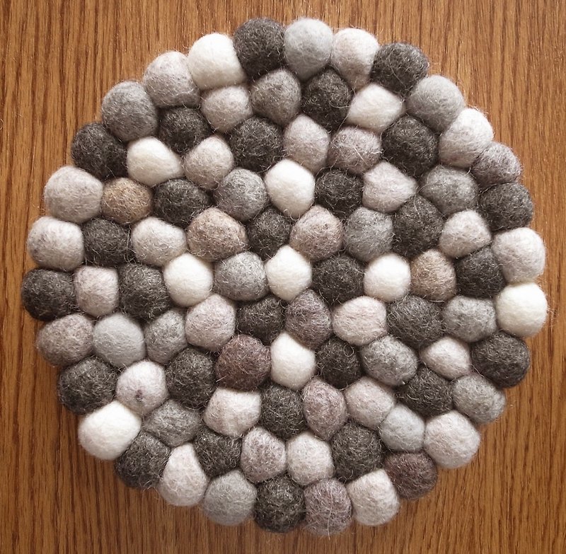 羊毛毡 球球 手工 餐垫 隔热垫 锅垫 20cm 深灰  - 餐垫/桌巾 - 羊毛 灰色