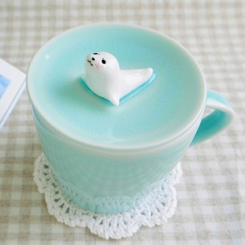 三浅陶瓷|呆萌糯米糍|原创小海豹陶瓷有盖水杯 生日礼物创意杯子 - 茶具/茶杯 - 其他材质 绿色