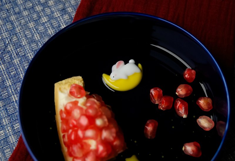 三浅陶社 原创设计 兔子与月亮 （月兔）小皿 餐盘点心盘 创意礼物 - 浅碟/小碟子 - 瓷 