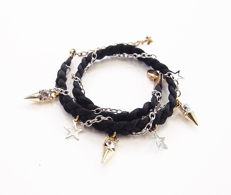 Black double braided bracelet with stars and spikes - 手链/手环 - 其他材质 黑色