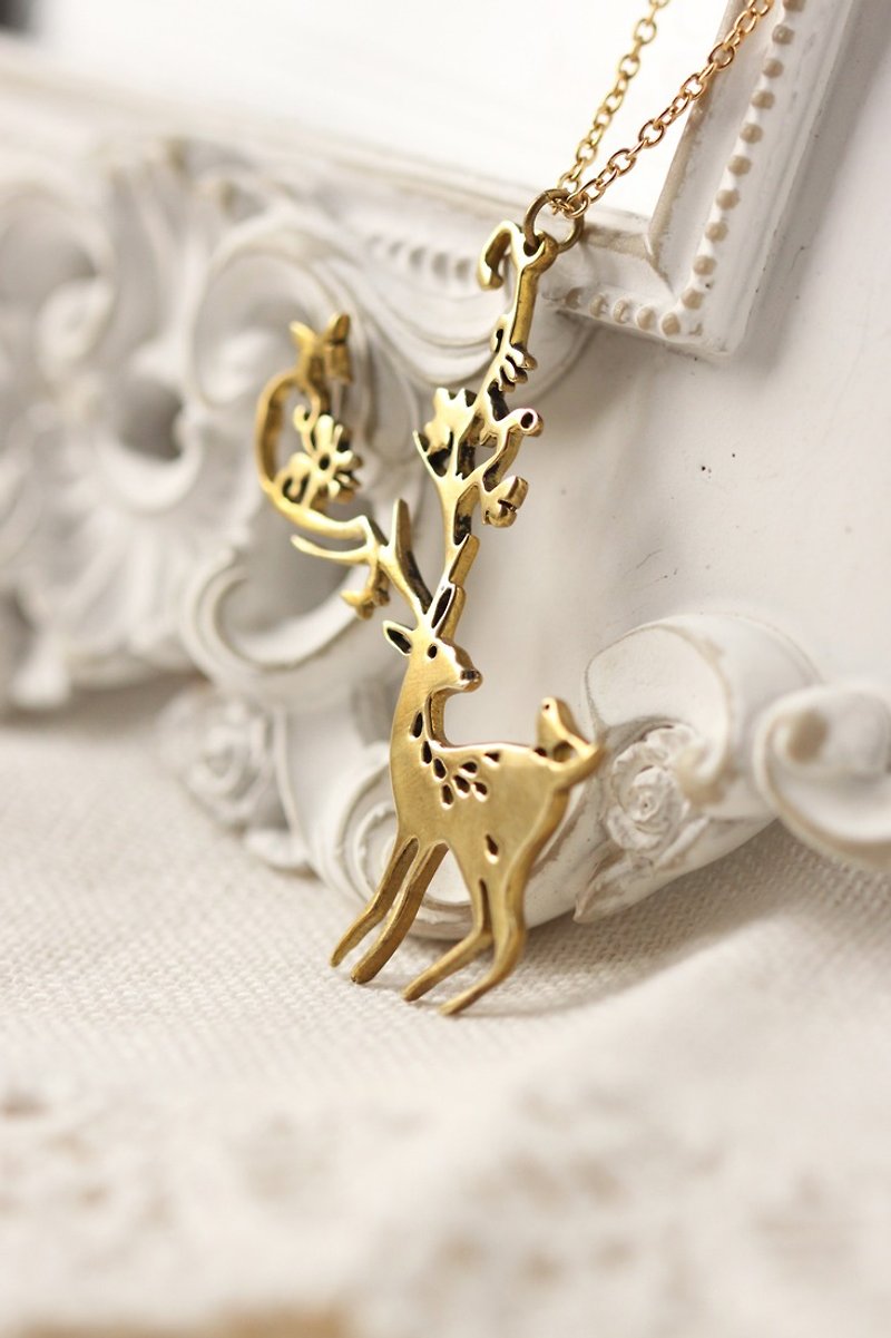 Wood Vine Deer Necklace by linen. - 项链 - 其他金属 