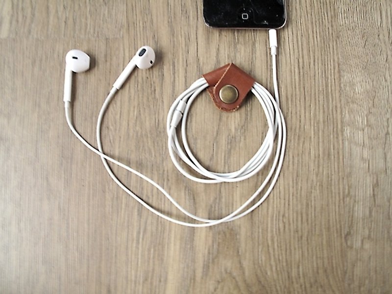 iPhone耳机线收纳xEarPhone全手工皮扣拍一声随即享受音乐(浅棕) - 手机壳/手机套 - 真皮 咖啡色