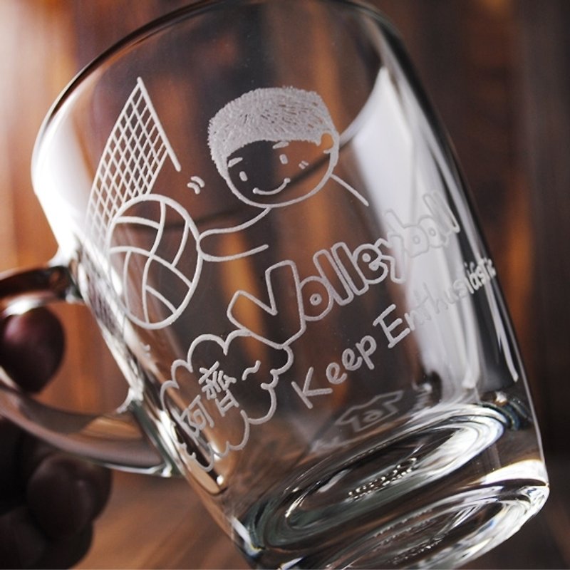 320cc【MSA GLASS ENGRAVING】(简易Q版)排球娃娃球衣背号 刻字玻璃杯 毕业礼物记念杯 体育系 排球手 定制化 - 订制画像 - 玻璃 咖啡色