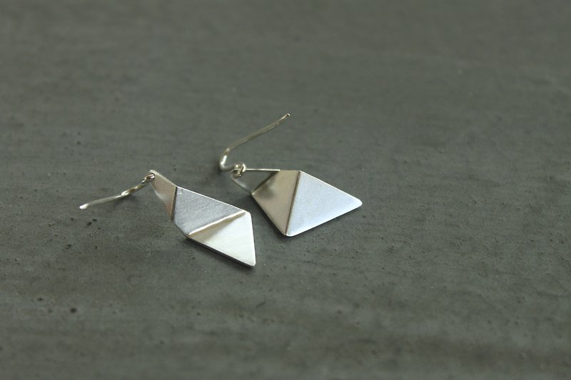 三角形的练习 - 耳环/耳夹 - 其他金属 灰色