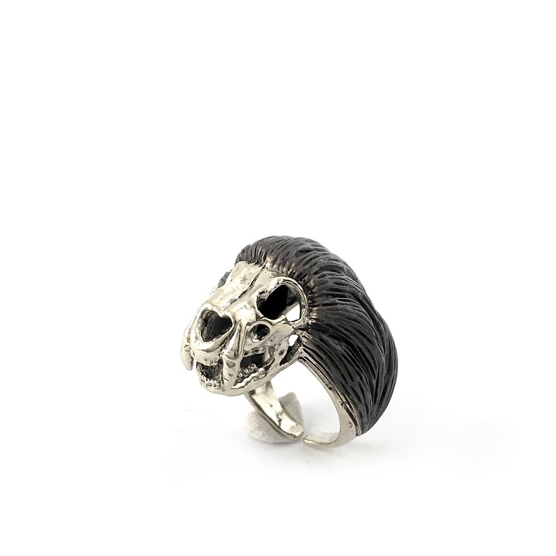 Zodiac Lion skull ring is for Leo in white bronze and oxidized antique color ,Rocker jewelry ,Skull jewelry,Biker jewelry - 戒指 - 其他金属 