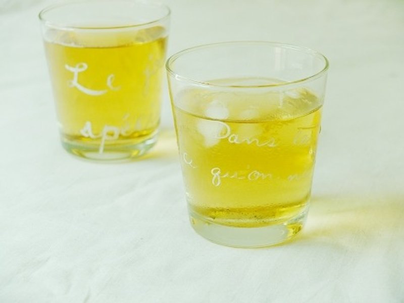 日本IZAWA 粉笔书写风法文清透玻璃杯  双杯组 - 茶具/茶杯 - 玻璃 白色
